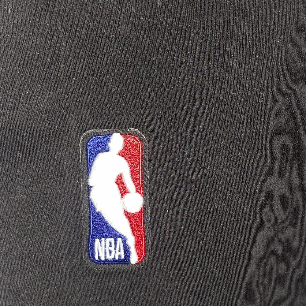 Detroit Pistons Black T-Shirt - Picture 5 of 8